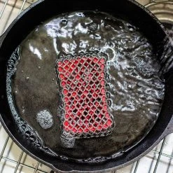 Alternative view of Outlet ???? Lodge Chainmail Scrubbing Pad, Red ⌛